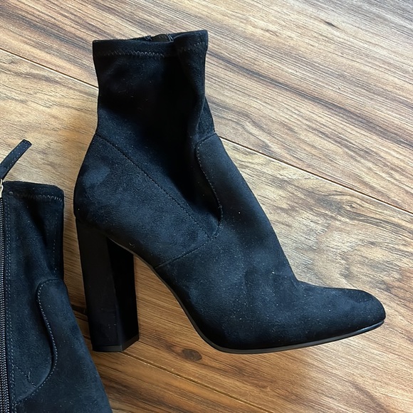 Steve Madden Edit Black Heeled Booties 8M - Picture 3 of 6